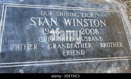 Culver City, California, USA 7 gennaio 2026 Make-up Artist Stan Winston grave in Garden of Rachel all'Hillside Memorial Park il 7 gennaio 2026 a Culver City, California, USA. Foto di Barry King/Alamy Stock Photo Foto Stock
