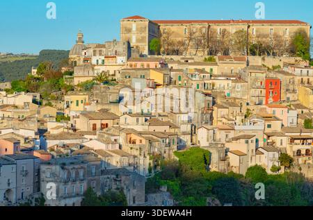 Ragusa Ibla vista sulla città storica, Ragusa Ibla, provincia di Ragusa, Sicilia, Italia Foto Stock