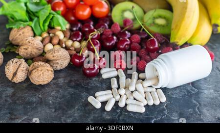 Alimenti contenenti melatonina su un bellissimo sfondo. Messa a fuoco selettiva. cibo. Foto Stock