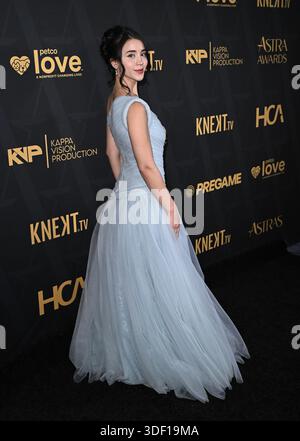 Los Angeles, Stati Uniti. 9 gennaio 2026. Caylee Cowan arriva agli Astra Film Awards 2026, tenutosi al Sofitel Los Angeles a Beverly Hills il 9 gennaio 2026 a Los Angeles, CA. © Starbuck/ credito: AFF/Alamy Live News Foto Stock