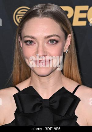 Los Angeles, Stati Uniti. 9 gennaio 2026. Amanda Seyfried arriva agli Astra Film Awards 2026, tenutosi al Sofitel Los Angeles a Beverly Hills il 9 gennaio 2026 a Los Angeles, CA. © Starbuck/ Credit: AFF/Alamy Live News Foto Stock