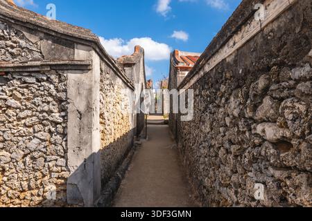 Tradizionali edifici in pietra corallina al Villaggio Nanliao nella Contea di Penghu, Taiwan Foto Stock