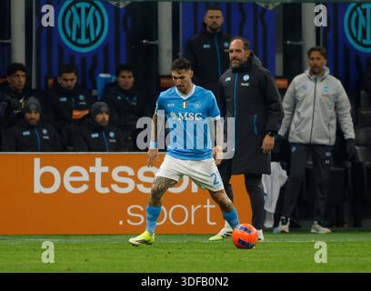 Milano, Italia. 11 gennaio 2026. Matteo Politano della SSC Napoli durante la partita di serie A, stagione 2025/26, tra FC Inter e SSC Napoli l'11 gennaio 2026 allo Stadio "Giueppe Meazza", San Siro, Milano, Italia. Crediti: Nderim Kaceli/Alamy Live News Foto Stock