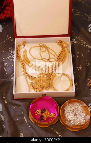Indian indù ornamenti Nuziale Foto Stock