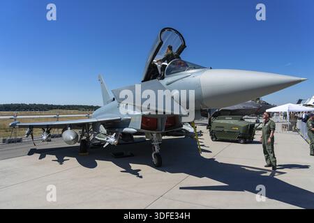BERLINO, GERMANIA - 23 GIUGNO 2022: Combattente multirole Eurofighter Typhoon. Mostra Ila Berlin Air Show 2022 Foto Stock