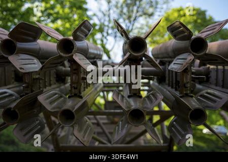 SEELOW, GERMANIA - 09 MAGGIO 2020: Stabilizzatori di coda del razzo M13 per il lanciatore Katyusha. Il lanciarazzi multipli Katyusha è un tipo di re sovietico Foto Stock