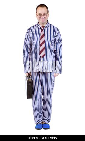 Uomo in pigiama in piedi all'attenzione Foto Stock