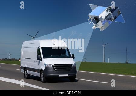 Concetto di tracciamento della flotta satellitare. Monitoraggio in tempo reale dei veicoli Foto Stock