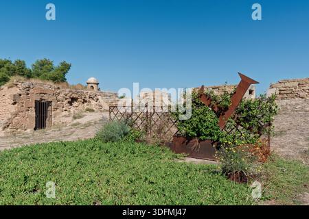 Il castello di Gardeny è un complesso monumentale medievale templare del XII secolo in Spagna, situato su una delle due colline della città di Lleida (Catalogna). Foto Stock