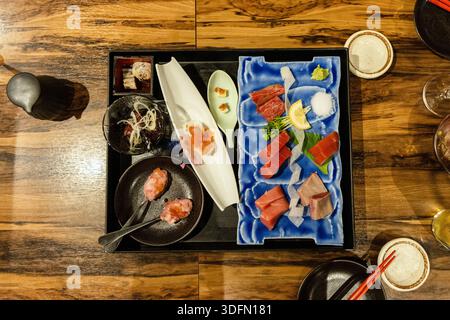 Assortimento di tonno rosso al Ginjo Cloud Bar & Restaurant, Kyoto, Giappone Foto Stock
