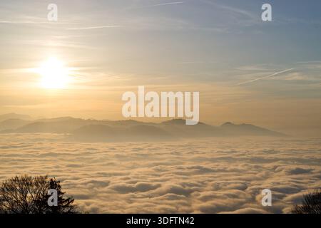 Nuvole sul Lago di Costanza, Austria, Vorarlberg, Bregenz Foto Stock