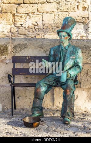 Animatore di strada in appoggio a Palma di Maiorca Spagna Foto Stock