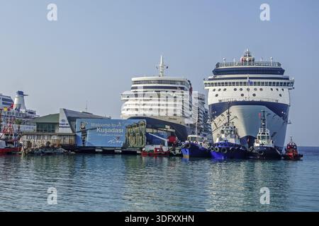 Le navi di crociera nel porto Kusadasi Turchia Foto Stock