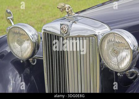 Griglia frontale per auto sportiva MG d'epoca Foto Stock