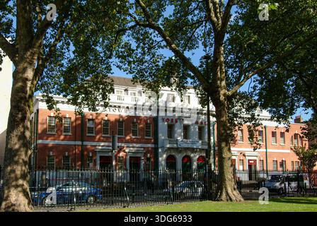 La facciata della York Hall vista dalla strada, Hackney. - Hackney, Regno Unito : maggio 2022 Foto Stock