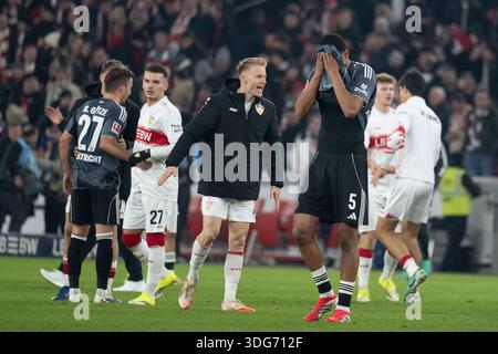 Dopo la fine della partita, delusione, frustrazione all'Aurele Amenda (Eintracht Frankfurt, #05) GER, Stoccarda vs. Eintracht Frankfurt, calcio, uomini, 1. Bundesliga [Bundesliga], Matchday 17, stagione 2025/2026, 13.01.2026, LE NORMATIVE DFL/DFB VIETANO QUALSIASI US Foto Stock