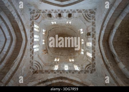 Battistero di San Giovanni in Tumba, erroneamente chiamato Tomba di Rotari, e Chiesa di Santa Maria maggiore, complesso monumentale di San Pietro, Foto Stock