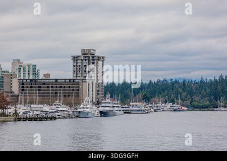 13 dicembre 2025 - Vancouver British Columbia Canada - Marina con yacht Foto Stock
