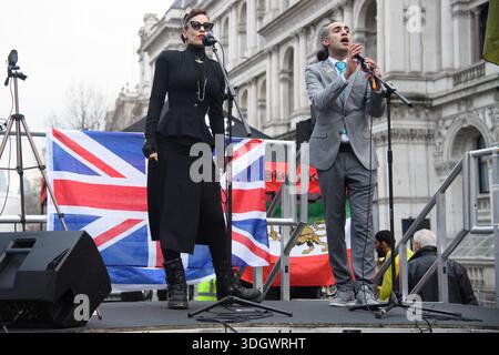 Londra, Regno Unito. 18 gennaio 2026. I manifestanti contro il regime iraniano si riuniscono a Whitehall per una manifestazione. Credito: Justin ng/Alamy Live News. Foto Stock