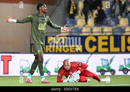 Sint Truiden, Belgio. 18 gennaio 2026. Sory Kaba dell'OHL sembra sgretolato durante una partita di calcio tra Sint-Truidense V.V. e Oud-Heverlee Leuven, domenica 18 gennaio 2026 a Sint-Truiden, il giorno 21 della prima divisione del campionato belga 'Jupiler Pro League' 2025-2026. BELGA FOTO JILL DELSAUX credito: Belga News Agency/Alamy Live News Foto Stock