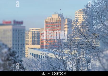 La città di Minsk è coperta di neve in inverno. Bielorussia Foto Stock