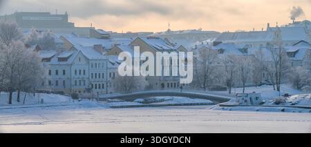La città di Minsk è coperta di neve in inverno. Bielorussia Foto Stock