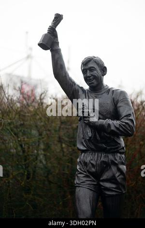 Statua del leggendario portiere dello Stoke City & England, Gordon Banks, fuori dallo stadio Bet365 di Stoke-on-Trent, Regno Unito Foto Stock