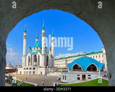 Moschea Kul Sharif e Cremlino a Kazan, Repubblica del Tatarstan, Russia. Foto Stock