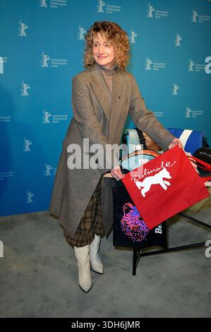 Tricia Tuttle bei der Vorstellung der Merchandise-Artikel vor der Programm-Pressekonferenz der Berlinale 2026 / 76. Internationale Filmfestspiele Berlin in der Akademie der Künste. Berlino, 20.01.2026 Foto Stock