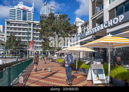 Ristoranti e negozi nel quartiere wynyard e Viaduct Harbour, molo nord nell'area del cbd di Auckland, Zew Zealand. Il quartiere Wynyard (storicamente un Foto Stock