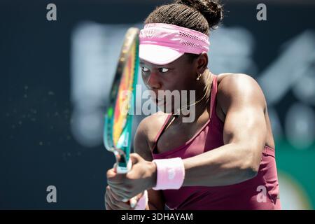 Melbourne, Victoria, Australia. 21 gennaio 2026. Victoria Mboko (CAN) è stata fotografata durante il secondo turno degli Australian Open 2026 Women's Singles al Melbourne Park di Melbourne, Australia, il 21 gennaio 2026. (Photo Credit: Nick Strange/Fotonic/Alamy Live News) Foto Stock