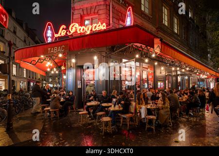 Francia, Parigi, quartiere Marais, Rue de Bretagne, bar le Progres Foto Stock