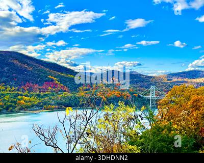 Bear Mountain Bridge sul fiume Hudson, Garrison, Stato di New York, Stati Uniti. Foto Stock