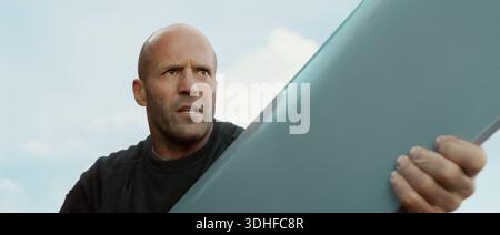 The Meg 2: The Trench (2023) Jason Statham nel ruolo di Jonas Taylor *Filmstill - solo uso editoriale* CAP/PLF Warner Bros/fornito da Capital Pictures Foto Stock
