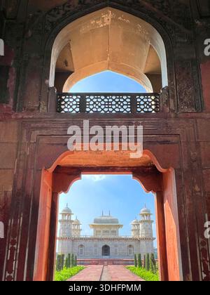 Tomba di i'timād-ud-Daulah, alias Baby Taj, Agra, Uttar Pradesh, India. Foto Stock