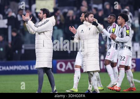 TORINO, ITALIA - 21 GENNAIO: L-R) portiere Carlo Pinsoglio della Juventus FC, Lloyd Kelly della Juventus FC, Manuel Locatelli della Juventus FC, Weston McKennie della Juventus FC durante la fase MD7 della UEFA Champions League 2025/26 tra Juventus e SL Benfica allo Juventus Stadium il 21 gennaio 2026 a Torino. Foto Stock