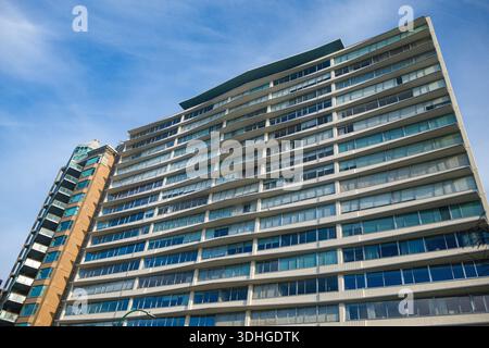 Edificio di appartamenti Ocean Towers vicino a English Bay nel West End di Vancouver, British Columbia. Foto Stock