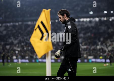 Carlo Pinsoglio della Juventus FC guarda prima della partita di calcio della fase di UEFA Champions League 2025/26 tra Juventus FC e SL Benfica. Foto Stock