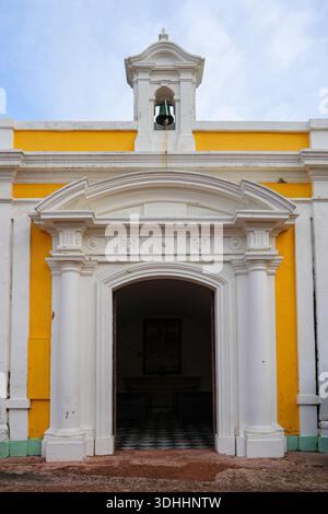 Cappella del Castillo San Felipe del Morro, un'antica fortezza coloniale spagnola situata all'ingresso della baia di San Juan a Porto Rico Foto Stock