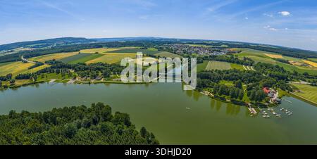 Vista dall'alto dell'area ricreativa Bucher SEE nella valle di Jagst vicino a Ellangen nella parte orientale di Württemberg Foto Stock