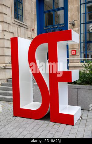 Londra, Regno Unito - 1 novembre 2025: L'esterno della London School of Economics a Londra, Regno Unito. Foto Stock