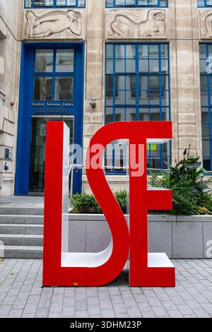 Londra, Regno Unito - 1 novembre 2025: L'esterno della London School of Economics a Londra, Regno Unito. Foto Stock