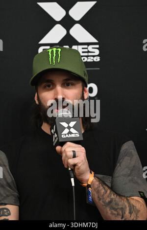 Aspen, Colorado, Stati Uniti. 22 gennaio 2026. Brett TURCOTTE parla durante la conferenza stampa di apertura.atleti di tutto il mondo gareggiano agli X Games 2026 che si sono svolti al Buttermilk Mountain di Aspen, Colorado. (Credit Image: © Kai River Kanzer/ZUMA Press Wire) SOLO PER USO EDITORIALE! Non per USO commerciale! Foto Stock