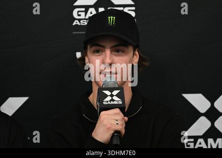 Aspen, Colorado, Stati Uniti. 22 gennaio 2026. LUCA HARRINGTON parla durante la conferenza stampa di apertura.atleti di tutto il mondo gareggiano agli X Games 2026 ospitati al Buttermilk Mountain di Aspen, Colorado. (Credit Image: © Kai River Kanzer/ZUMA Press Wire) SOLO PER USO EDITORIALE! Non per USO commerciale! Foto Stock