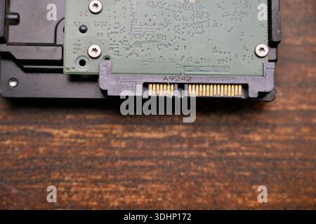 Presa del disco rigido del computer - primo piano del connettore HDD e immagine dettagliata Foto Stock
