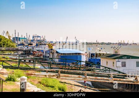 Il porto di Galati è il più grande porto sul Danubio e il secondo più grande in Romania (dopo Costanza). Foto Stock