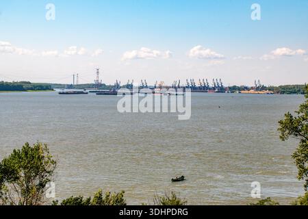 Il porto di Galati è il più grande porto sul Danubio e il secondo più grande in Romania (dopo Costanza). Foto Stock