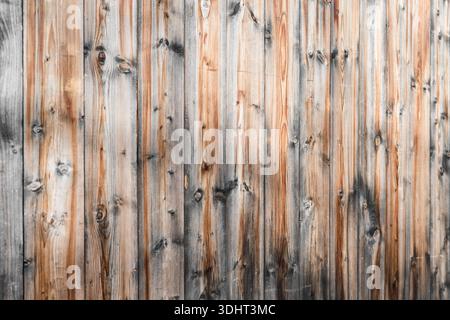 Primo piano di pannelli in legno rustico, adatti per design, interni, imballaggi o scopi decorativi. Foto Stock