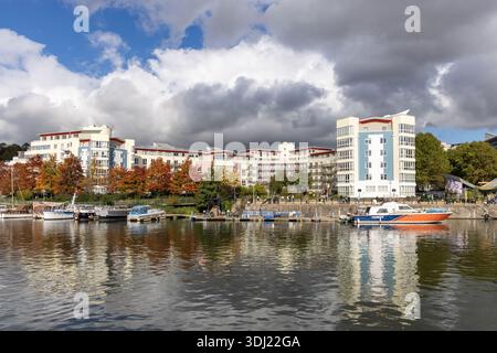 Bristol Harborside e i suoi moderni appartamenti sul lungomare, City of Bristol, England, UK Foto Stock