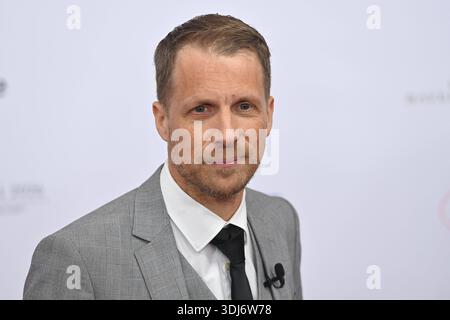 Oliver POCHER moderatore,Coemdian, Einzelbild,angeschnittenes Einzelmotiv,Ritratto,Porträt. 50.Deutscher Filmball, Roter Teppich, Red Carpet, AM 24.01.2026 im H o t e l B a y e r i s c h e r H o f, M u e n c h e n. *** Oliver POCHER Presenter, Coemdian, immagine singola, ritaglio, ritratto, ritratto 50 German Film Ball, Red Carpet, Red Carpet, il 24 01 2026 m u e n c h e n Foto Stock
